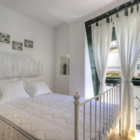 Stay Local In Alfama! Alice Central Home, Near River Lisbon Exterior photo