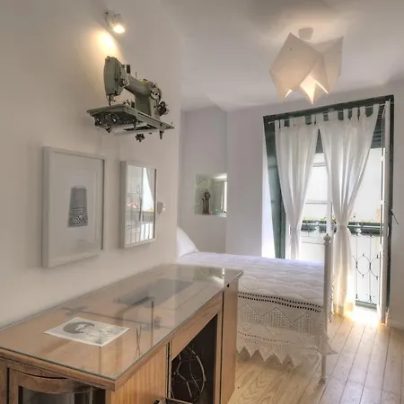 Stay Local In Alfama! Alice Central Home, Near River Lisbon Exterior photo